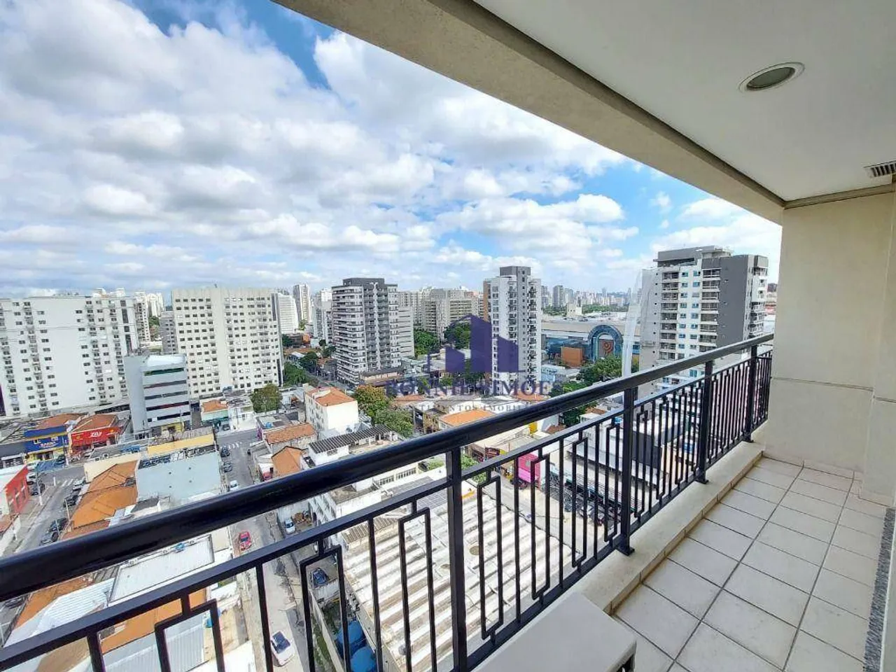 SALA COM SACADA EM MOEMA, PARA VENDA OU LOCAÇÃO, 42 M², OPORTUNIDADE PERTO DO SHOPP IBIRA