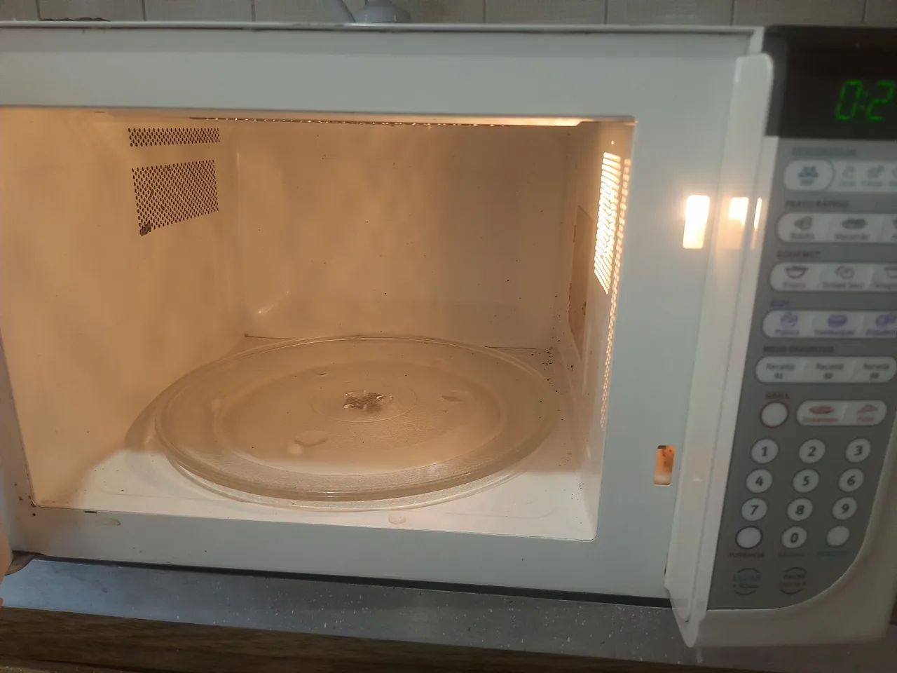 Microondas 31 litros  - Foto 2