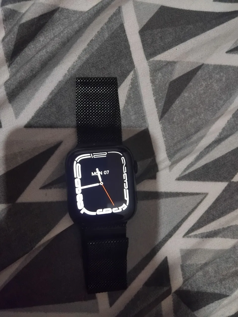 Smartwatch Preto com Pulseira Magnética