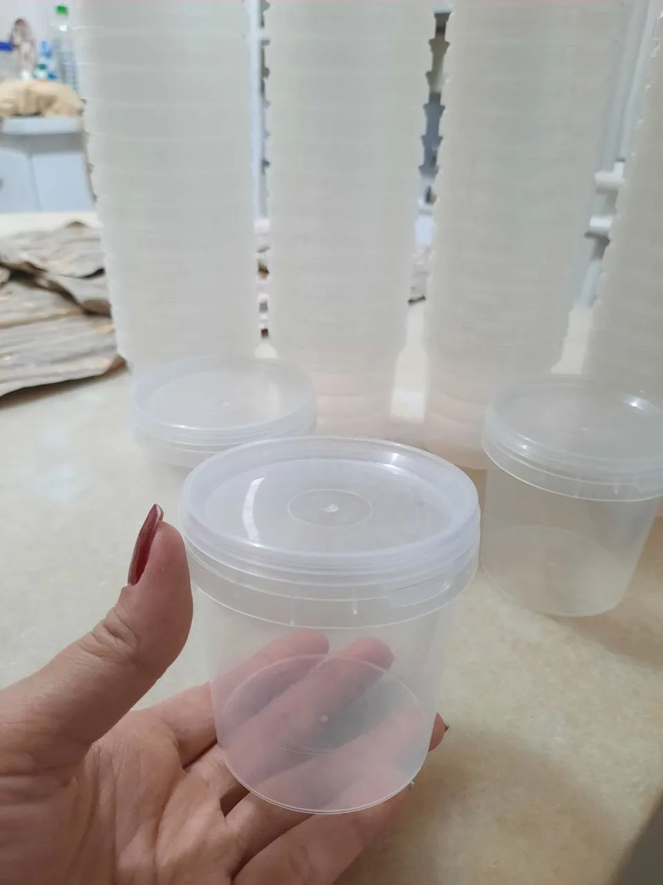 Potes plásticos com tampa 220ml - Foto 2