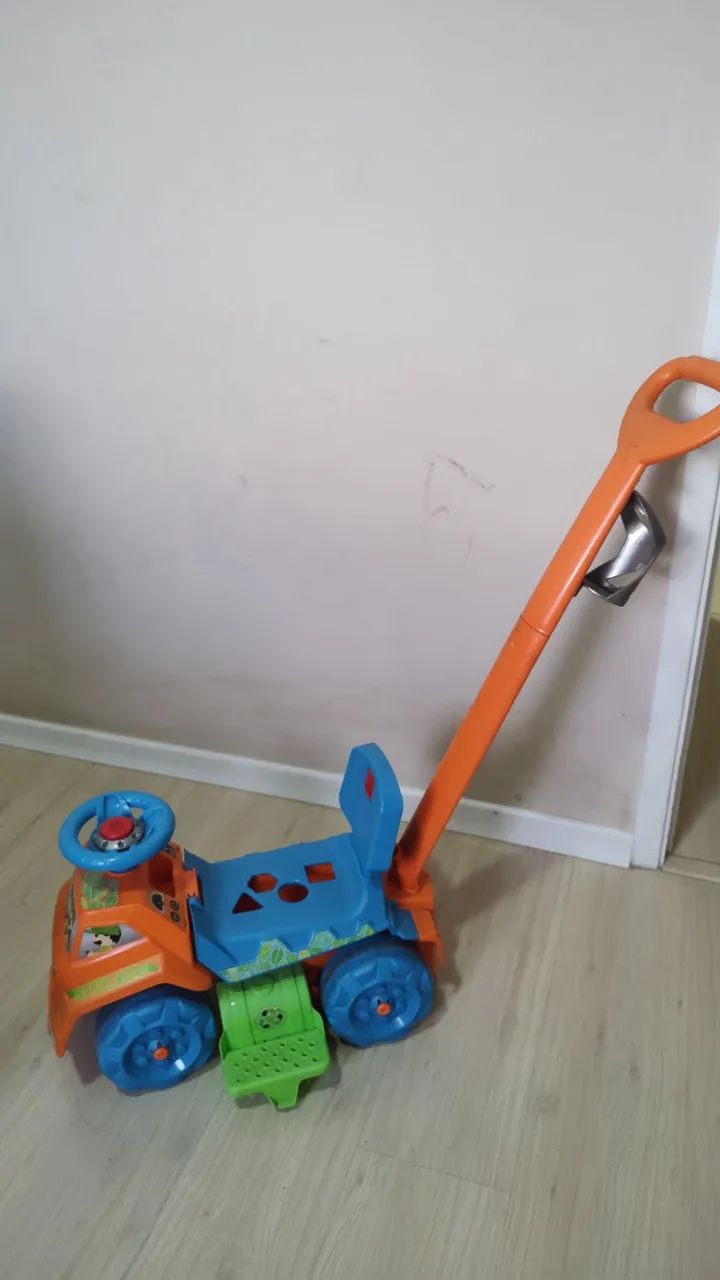 Carrinho de bebê bandeirantes R$80,00