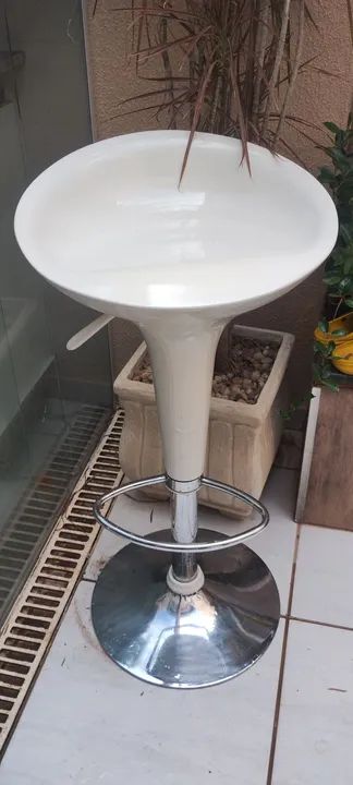 Vendo Banqueta branca  - Foto 2