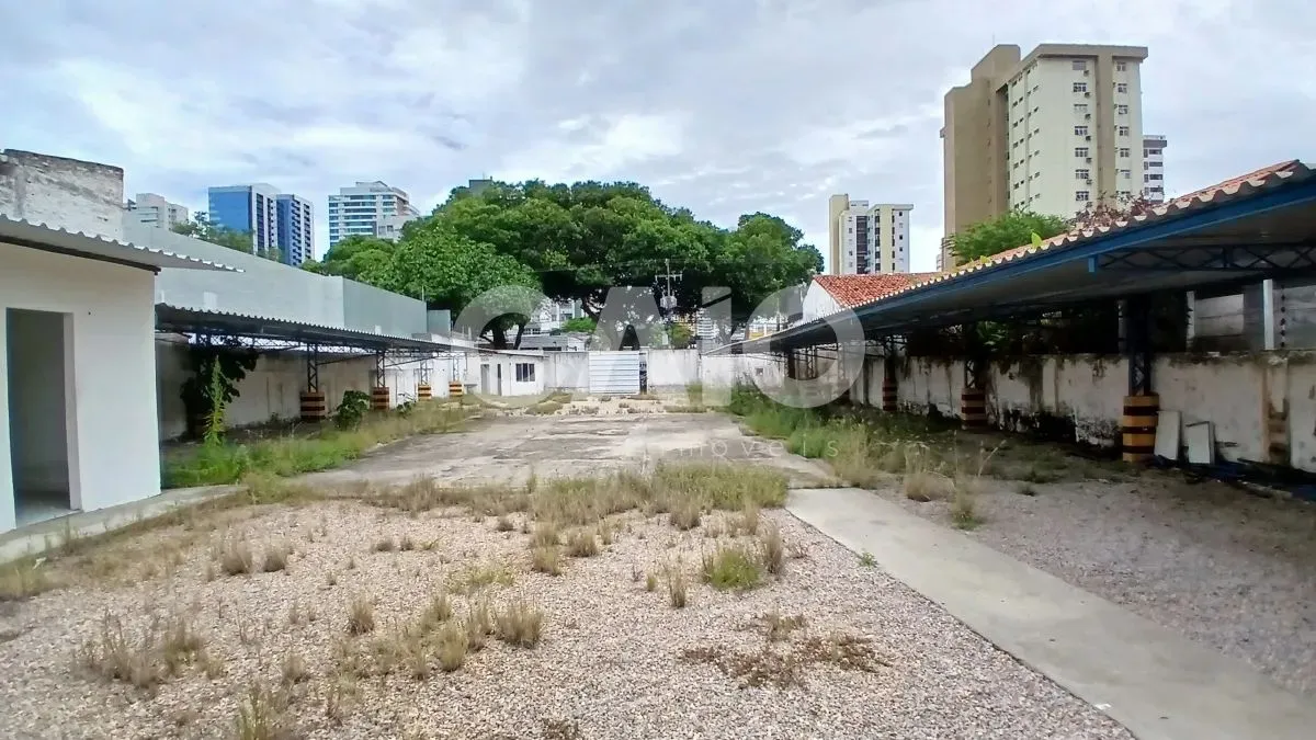 Terreno comercial na Av. Afonso Pena