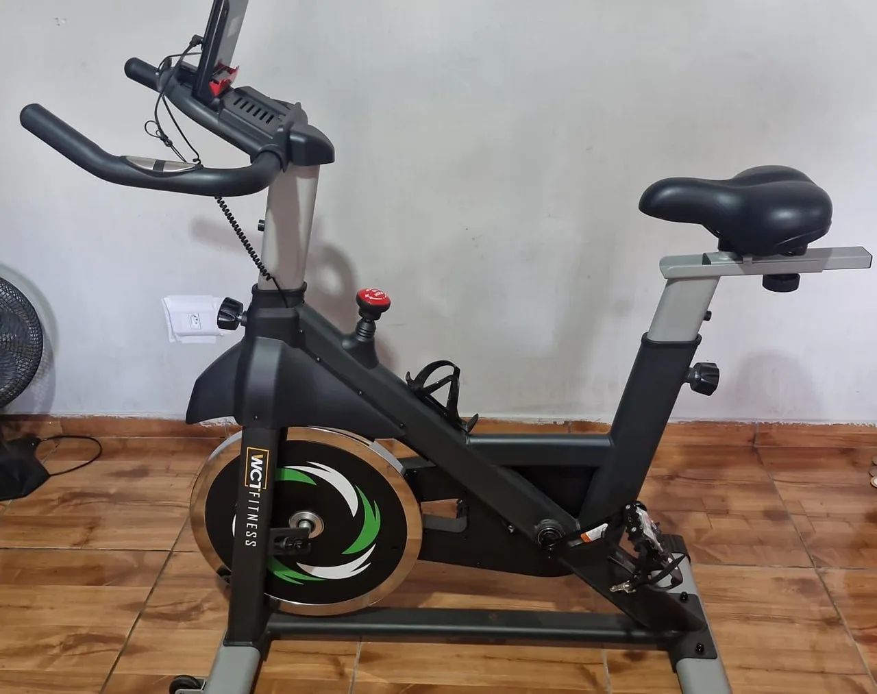 Bicicleta geométrica com roda de 20kg