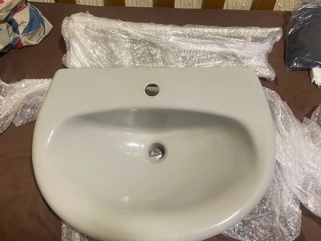 Cuba de cerâmica para banheiro