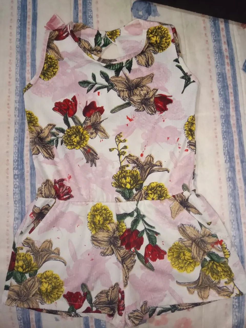 Macacão Floral Infantil com laços nas costas