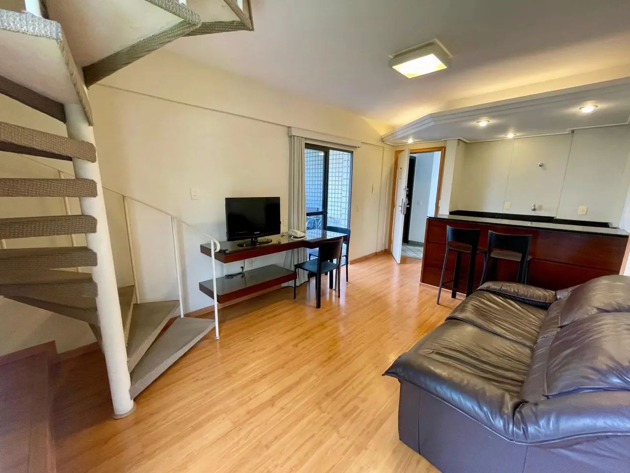 Apartamento de 01 quarto mobiliado com varanda na Savassi - Foto 2