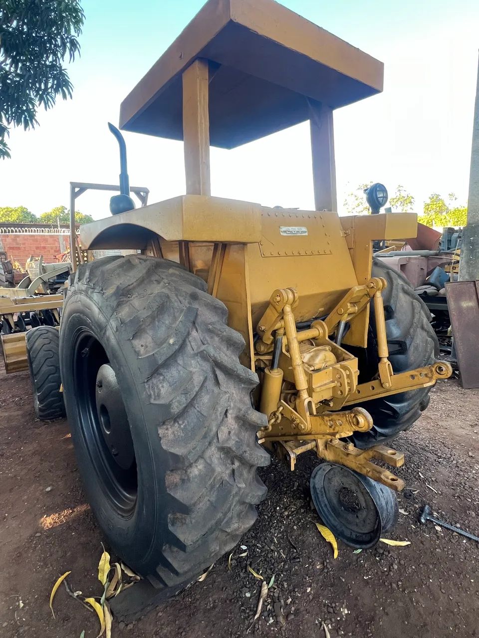 Trator CBT 2600 com lâmina  - Foto 3