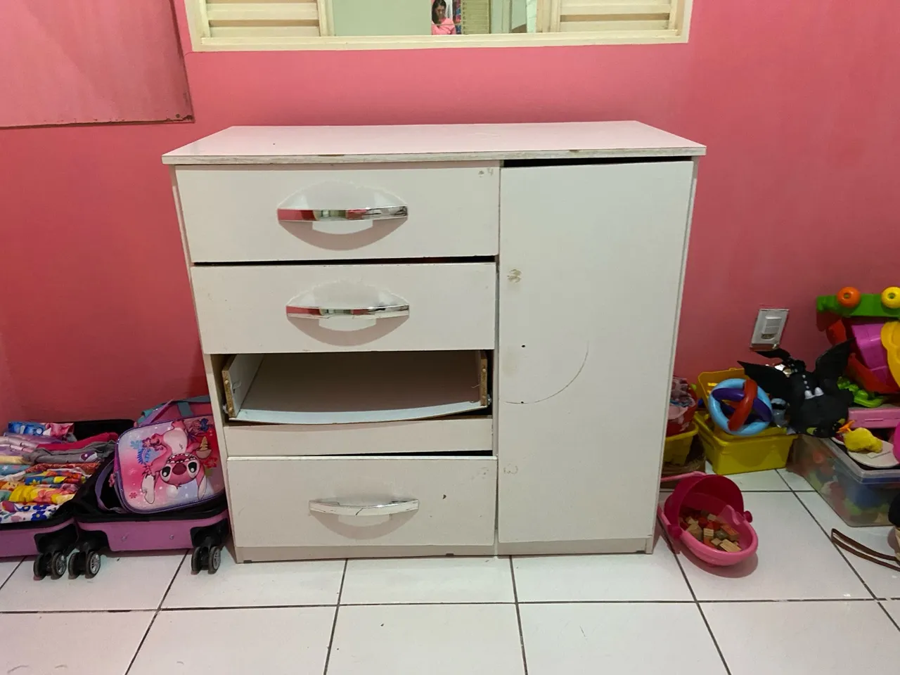 Doação de cômoda