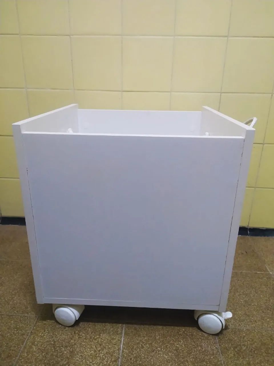 Baú de Chão Com Rodinhas - Foto 2