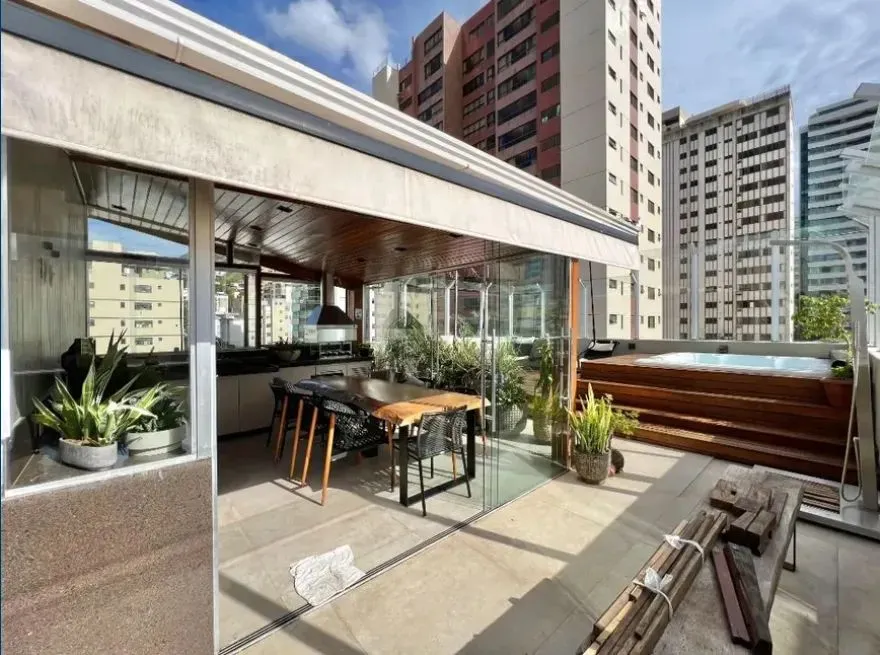 Linda cobertura montada, 196m², 3 quartos, suíte, piscina e espaço gourmet, prédio com ele
