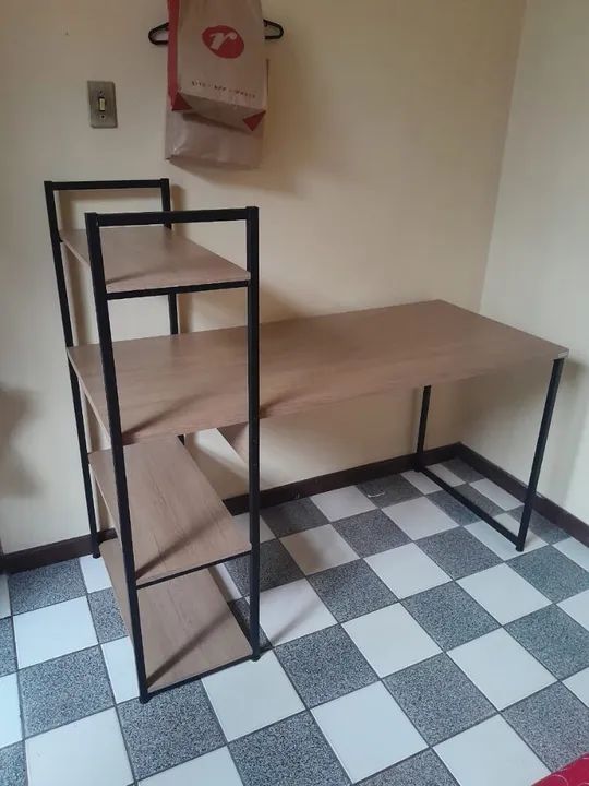 Escrivaninha para trabalhar ou estudar - Foto 2