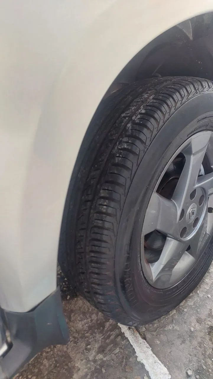 Duster 2.0 manual 4x4 swd ano 2013 v 45..000 - Foto 4
