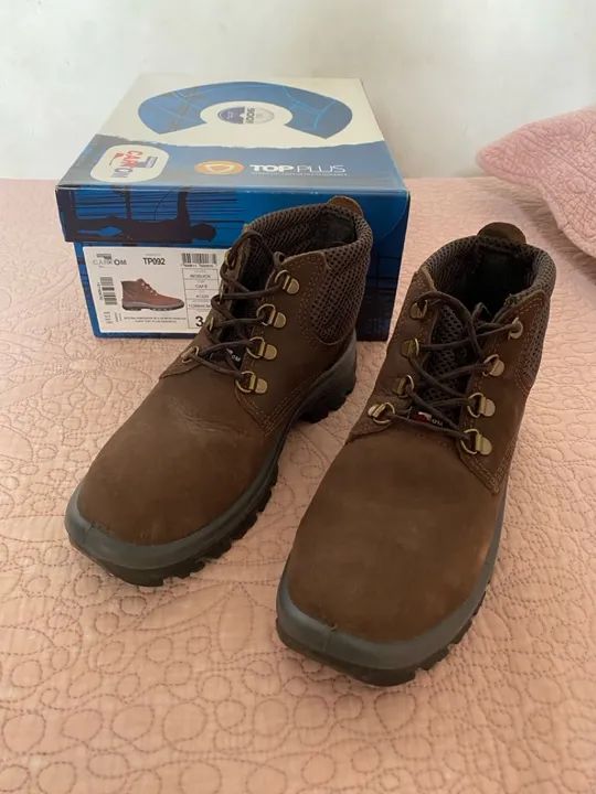 Bota de segurança semi nova  - Foto 4