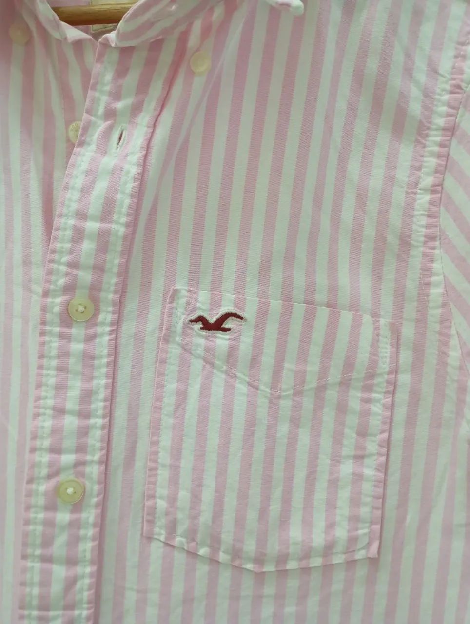 Camisa Hollister Listrada Rosa e Branca - Foto 2