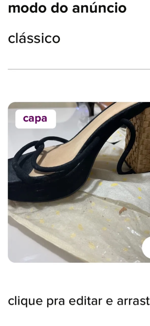 Sandália em salto quadrado