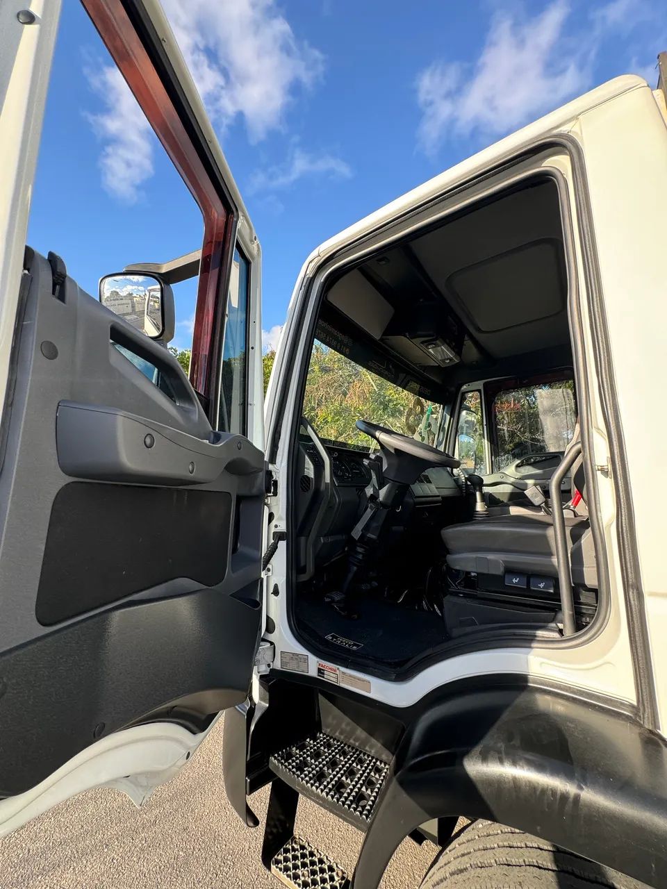 IVECO 170e21 ? BAÚ 2023 - Foto 2