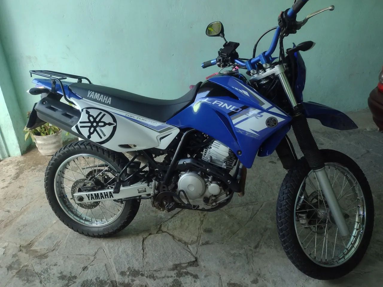 Vendo moto Lander extra de verdade 