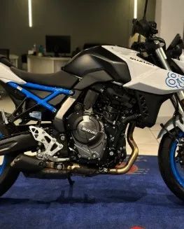 すず スズラ atmos x adidas ZX 8000