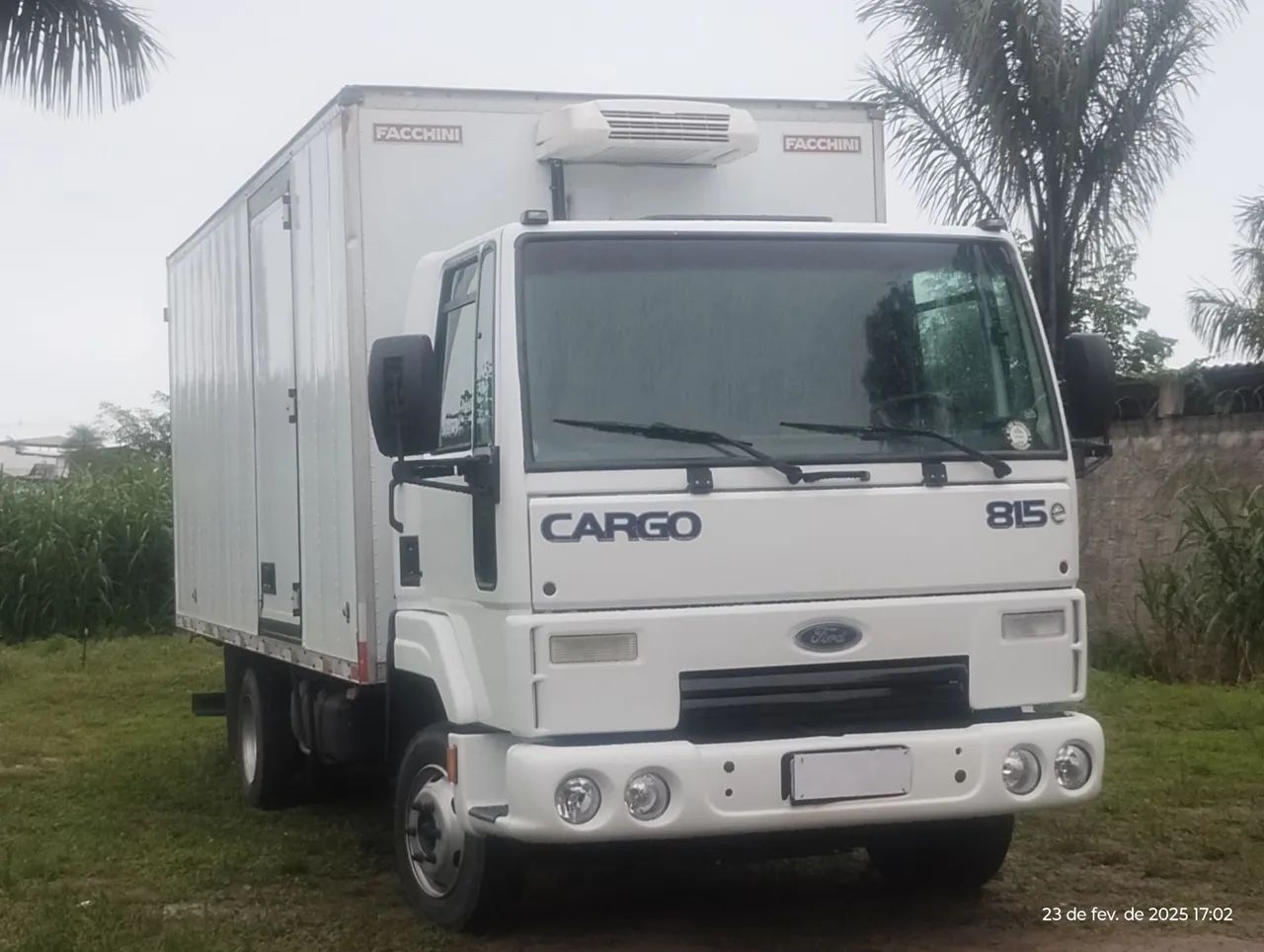 Caminhão Ford Cargo 815E - Baú Refrigerado quitado