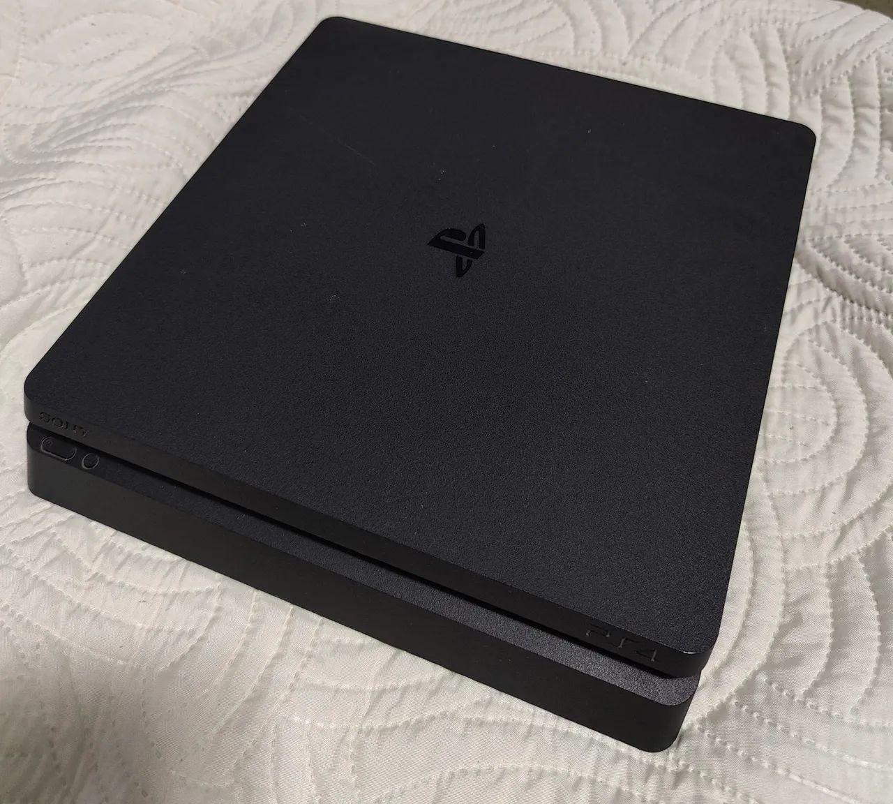 PS4 com FIFA 20 + 2 controles originais Dualshock 4 EXCELENTE ESTADO! - Foto 2