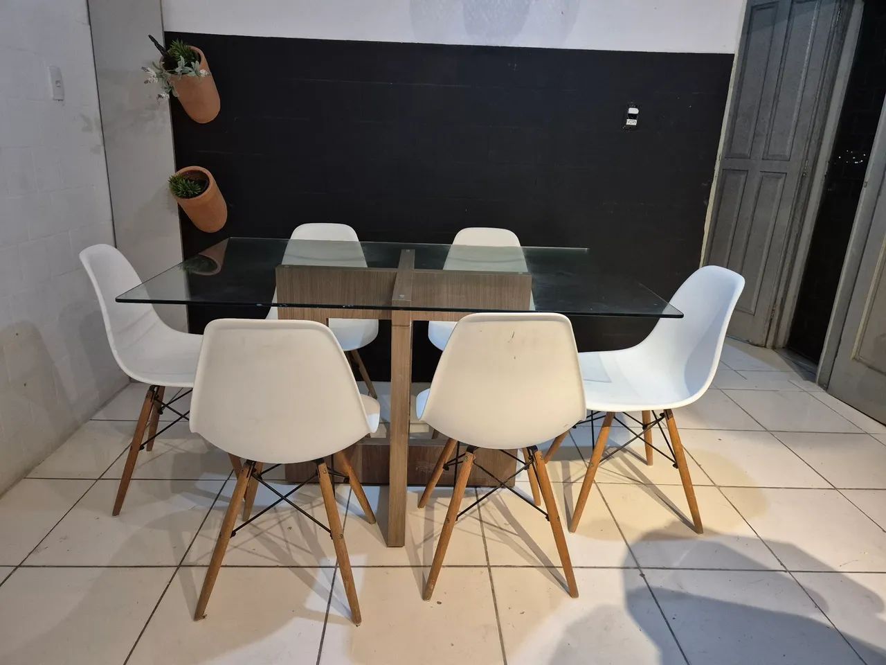 Dining Table with 6 Eiffel Chairs - Glass Top (140 x 90 cm)64341727962369120