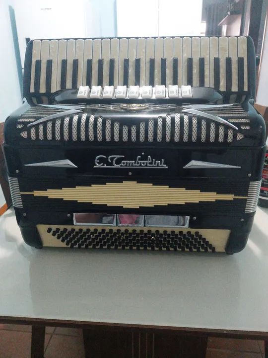 Acordeon C. Tombolini