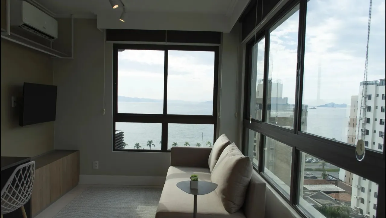 AP 70M2 - 2 SUÍTES - ESTÚDIO OCEANO - CENTRO - FLORIANOPOLIS - MOBILIADO - PISCINA - ACADE
