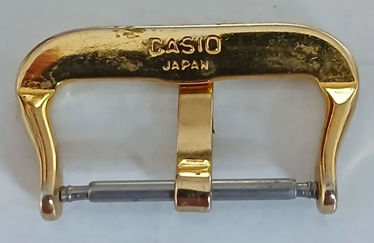 Fivela do relógio Casio G-Shock dourada 