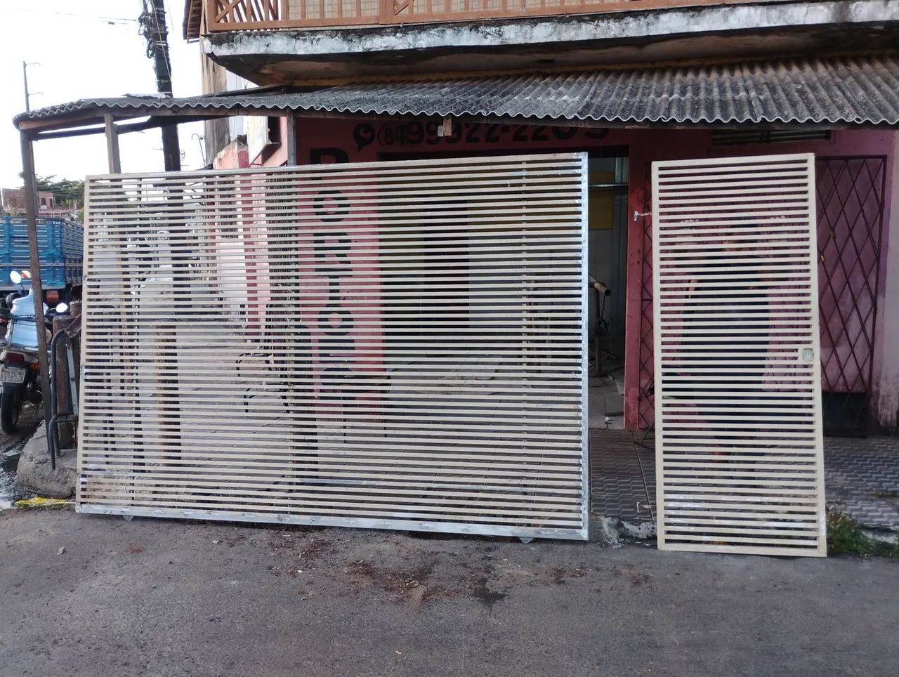 Sliding gate with separate pedestrian gate64717310941698121