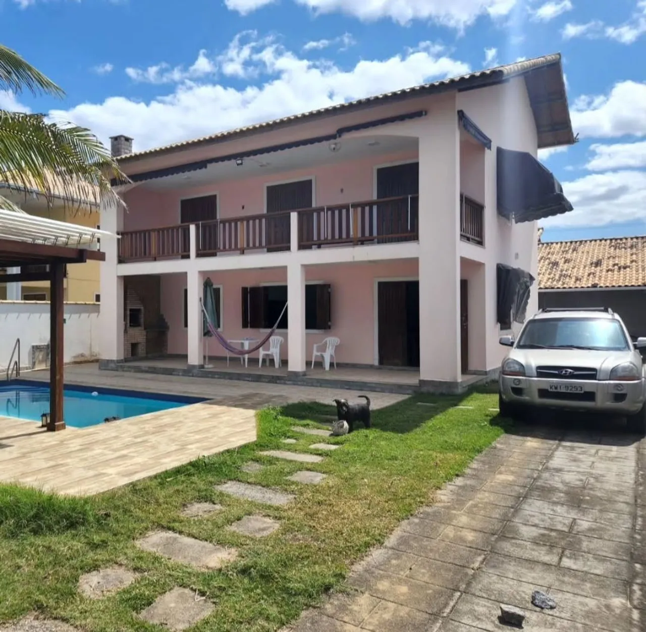 Imobiliária vende belíssima casa em Maricá. R$ 880.000 mil reais.