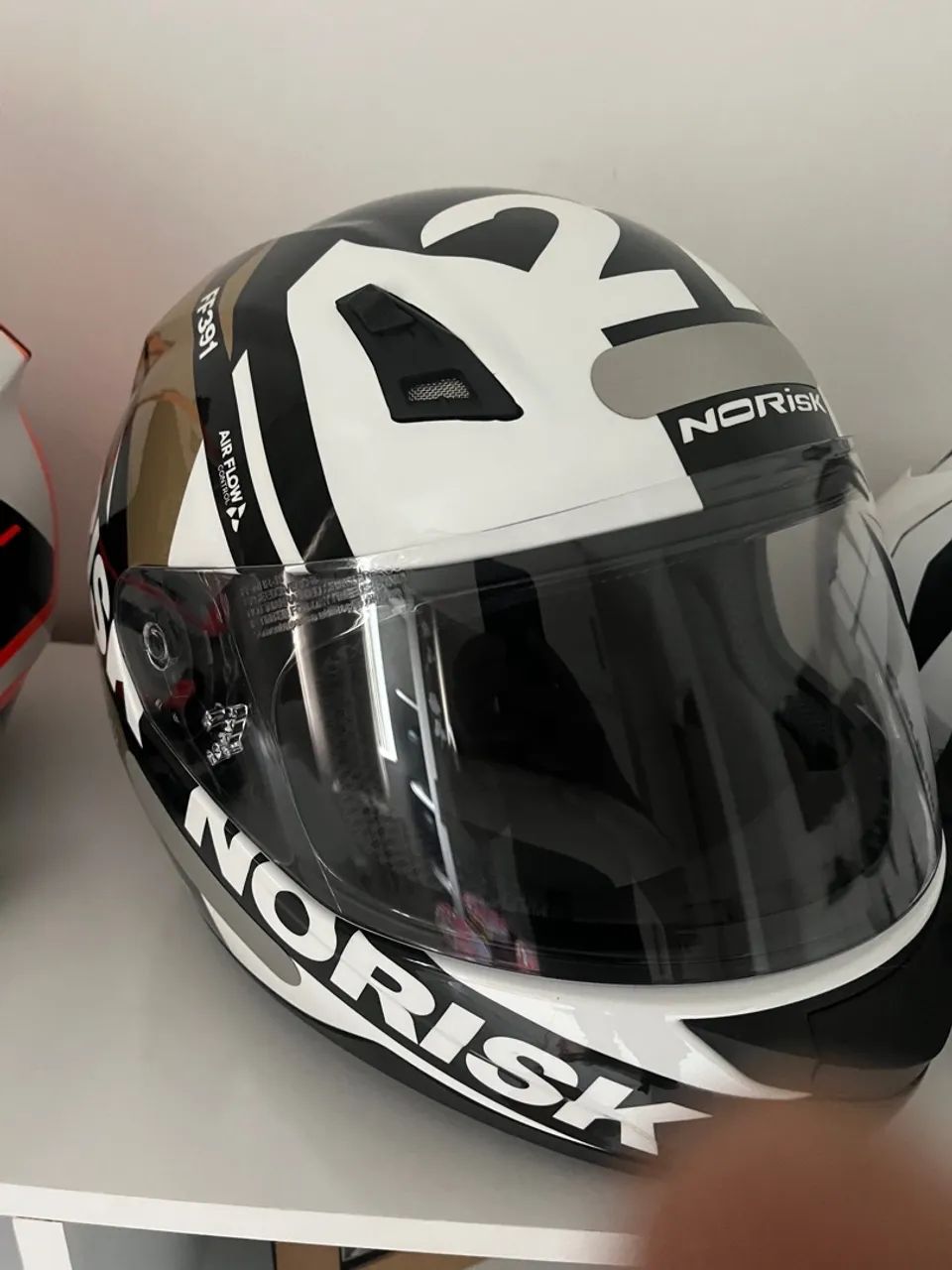 Capacete Norisk 27 número 61 - Foto 2