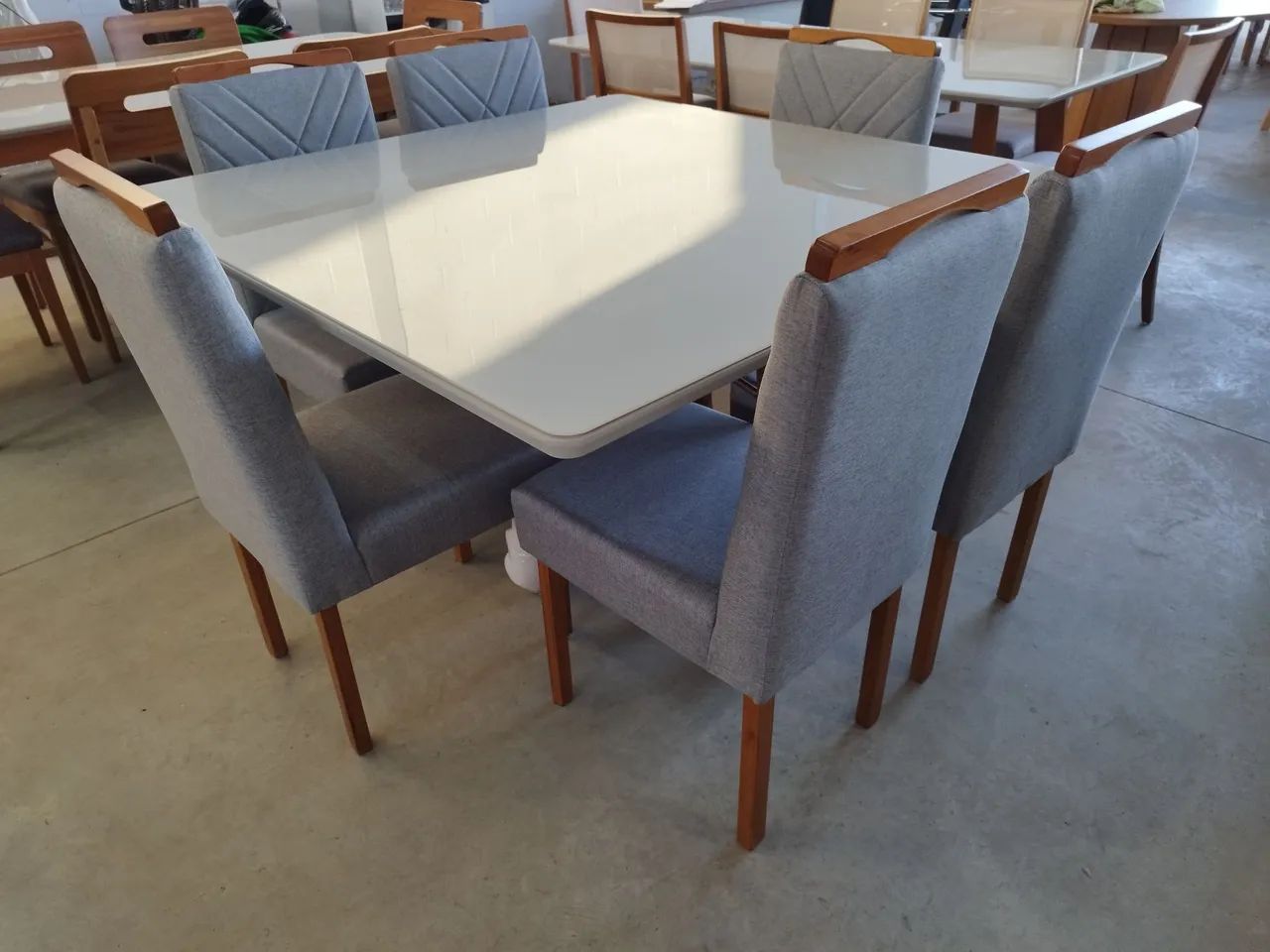Mesa de Jantar 6 com Cadeiras Quadrada 1.35x1.35cm