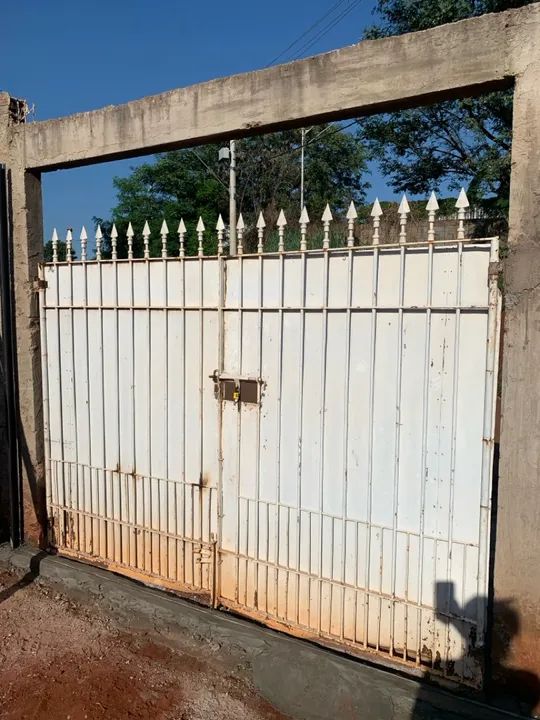 Portão de Ferro Branco 2.40 cm  64706493631233120