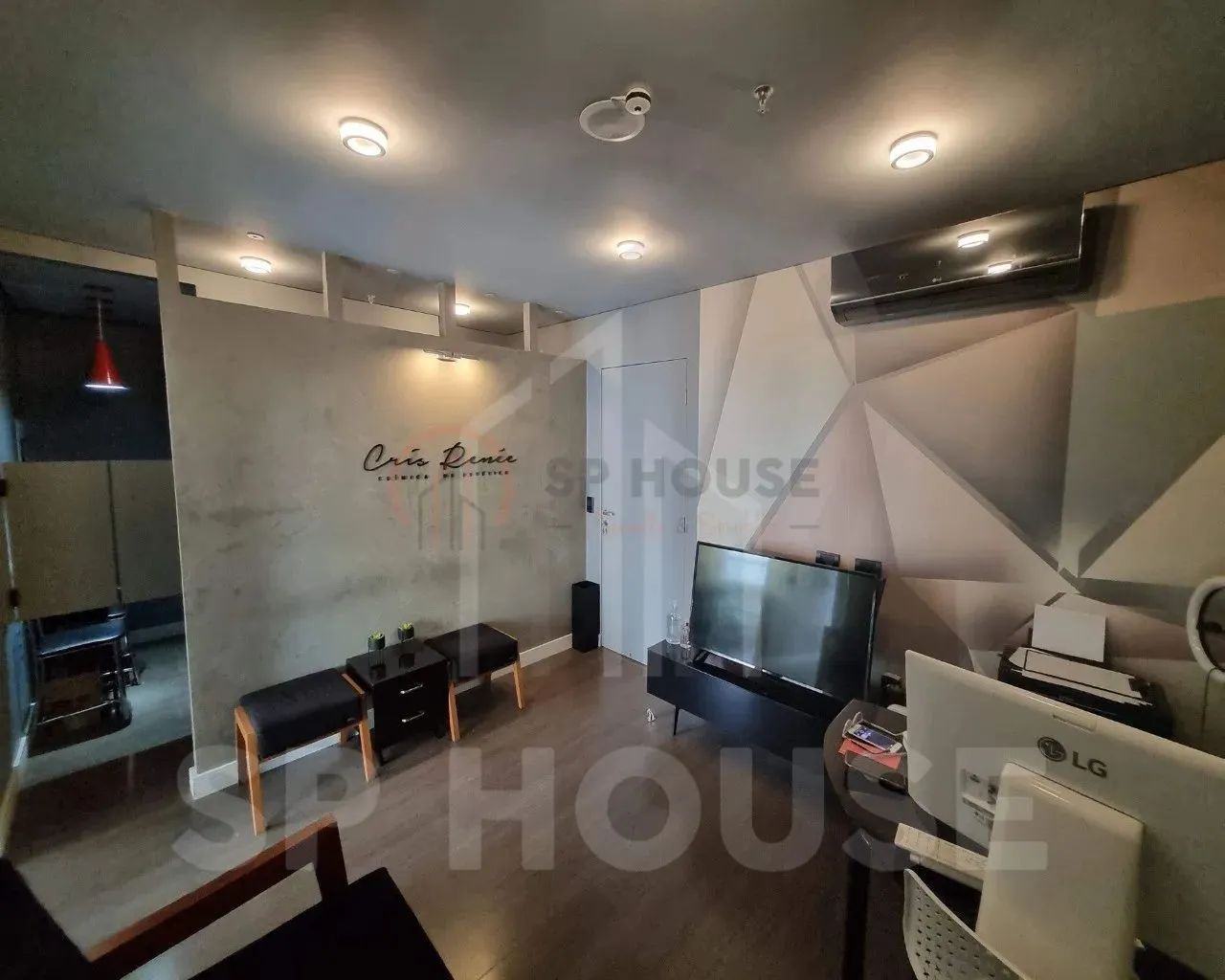 Sala comercial mobiliada para locação, 3 salas, 1 vaga, 43m², Moema