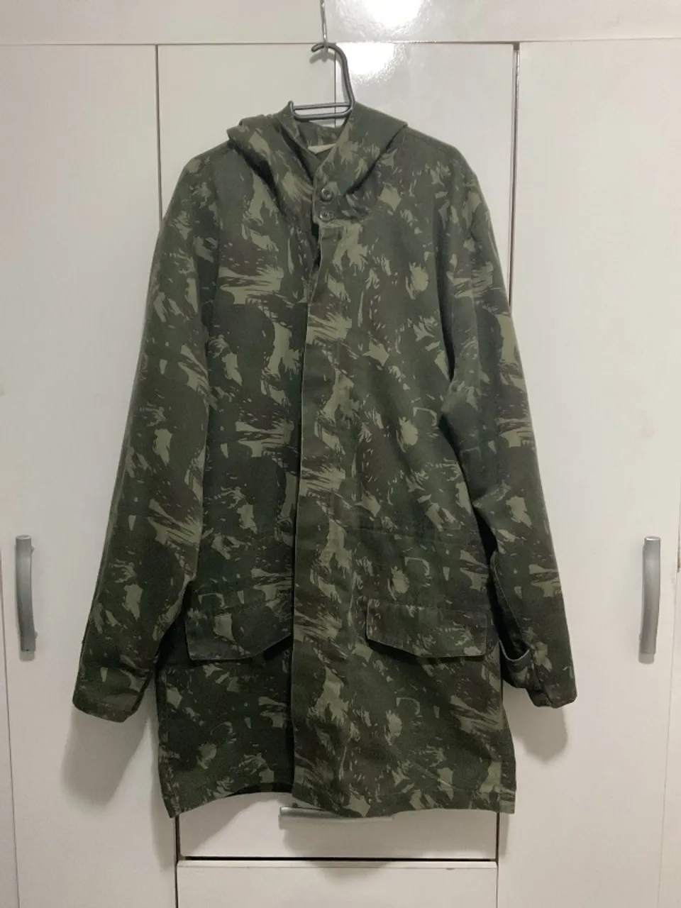 Japona de campanha camuflada militar