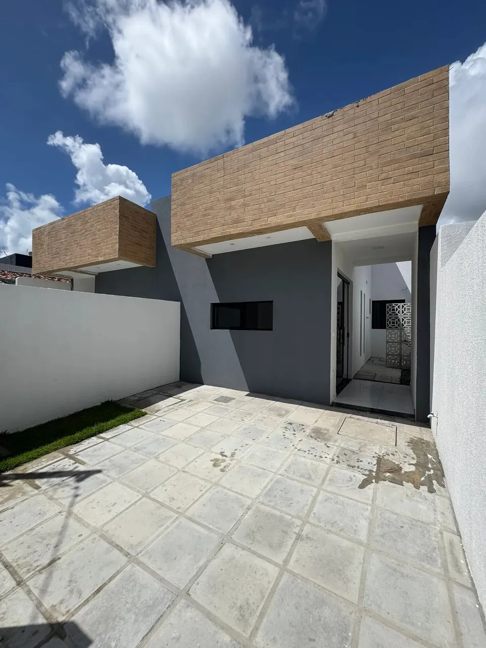 EXCELENTE CASA PRONTRA NO VALENTINA