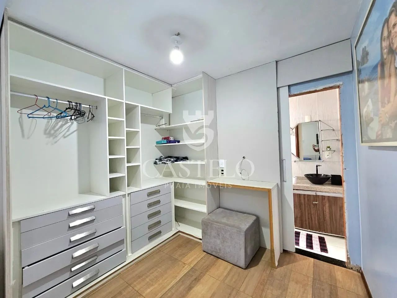 IMPERDÍVEL ! Cobertura duplex, 3 quartos/2suítes a venda na praia do Morro com 2 vagas de  - Foto 12