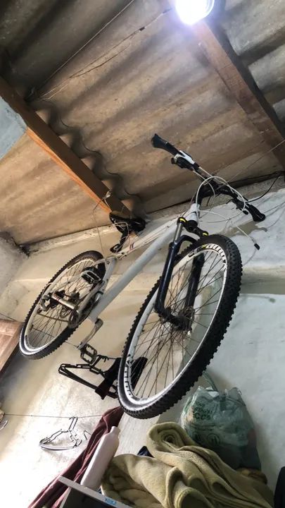 Bicicleta Mountain Bike