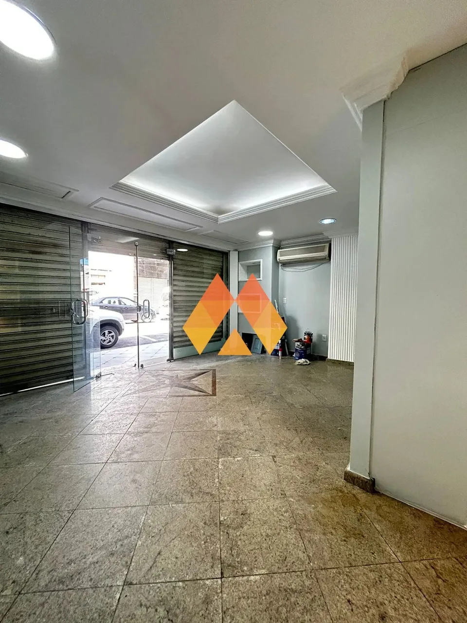 Linda Loja c/ 30 m² + Banheiro, Copa e Ar condicionado no Centro!!! Oportunidade!