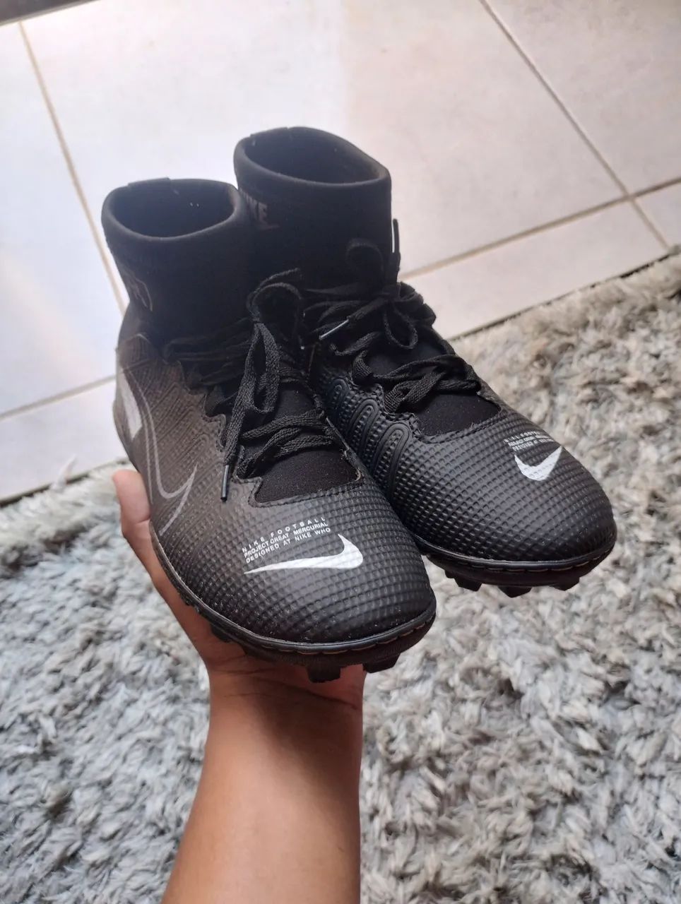 Chuteira society Nike Mercurial - Tamanho 41