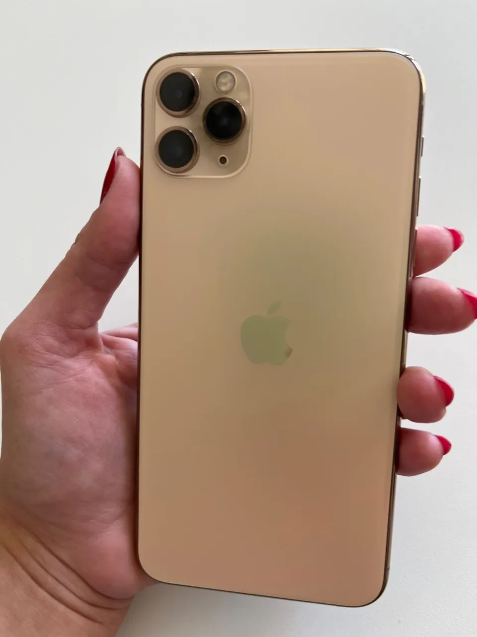 iPhone 11 Pro Max - Dourado
