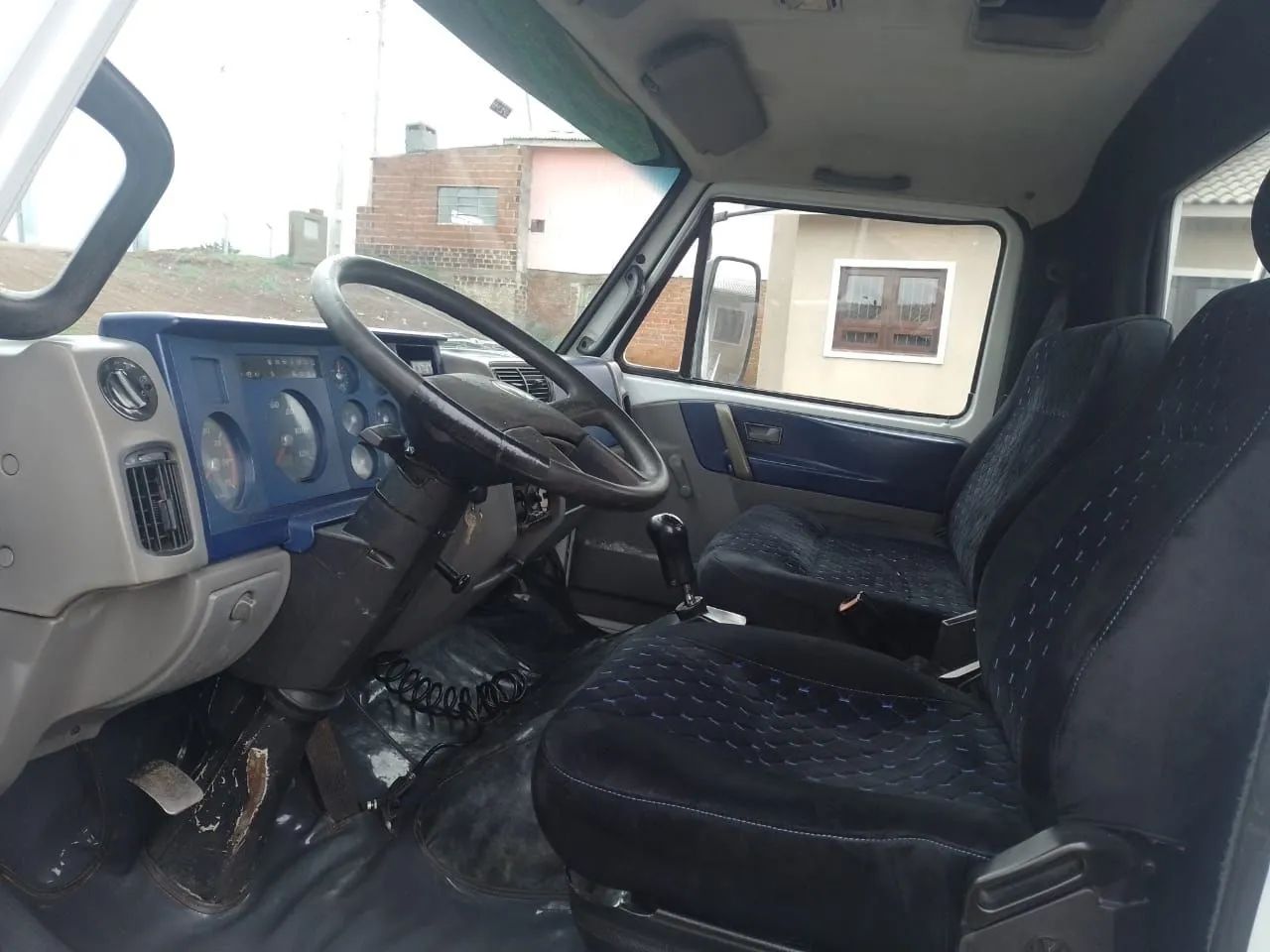 Caminhão guincho plataforma  - Foto 7