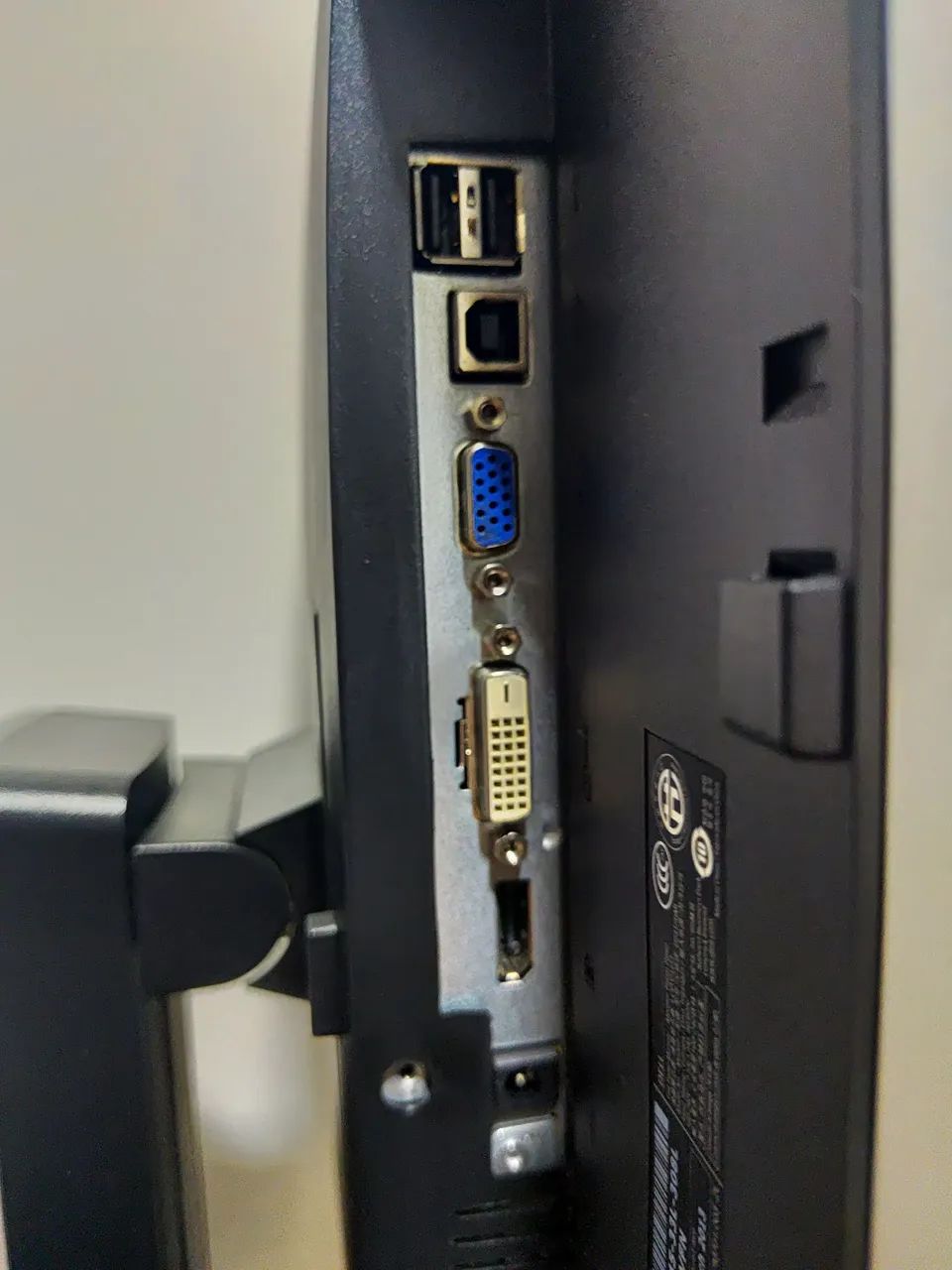 Monitor Dell 23 polegadas FULLHD com base giratória ( funcionando perfeitamente ) - Foto 5
