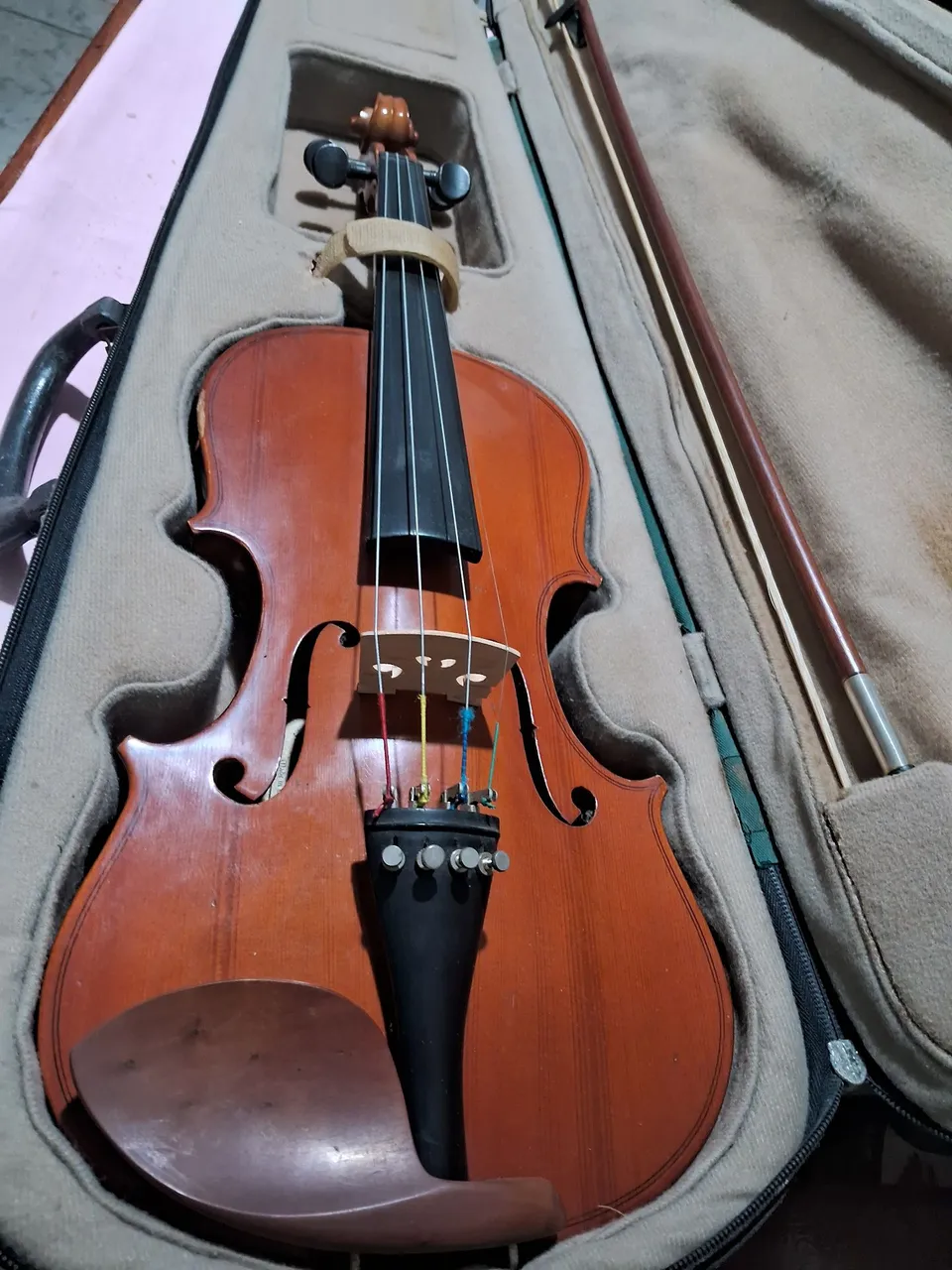 Violino 4x4 cremosa com 25 anos relíquia