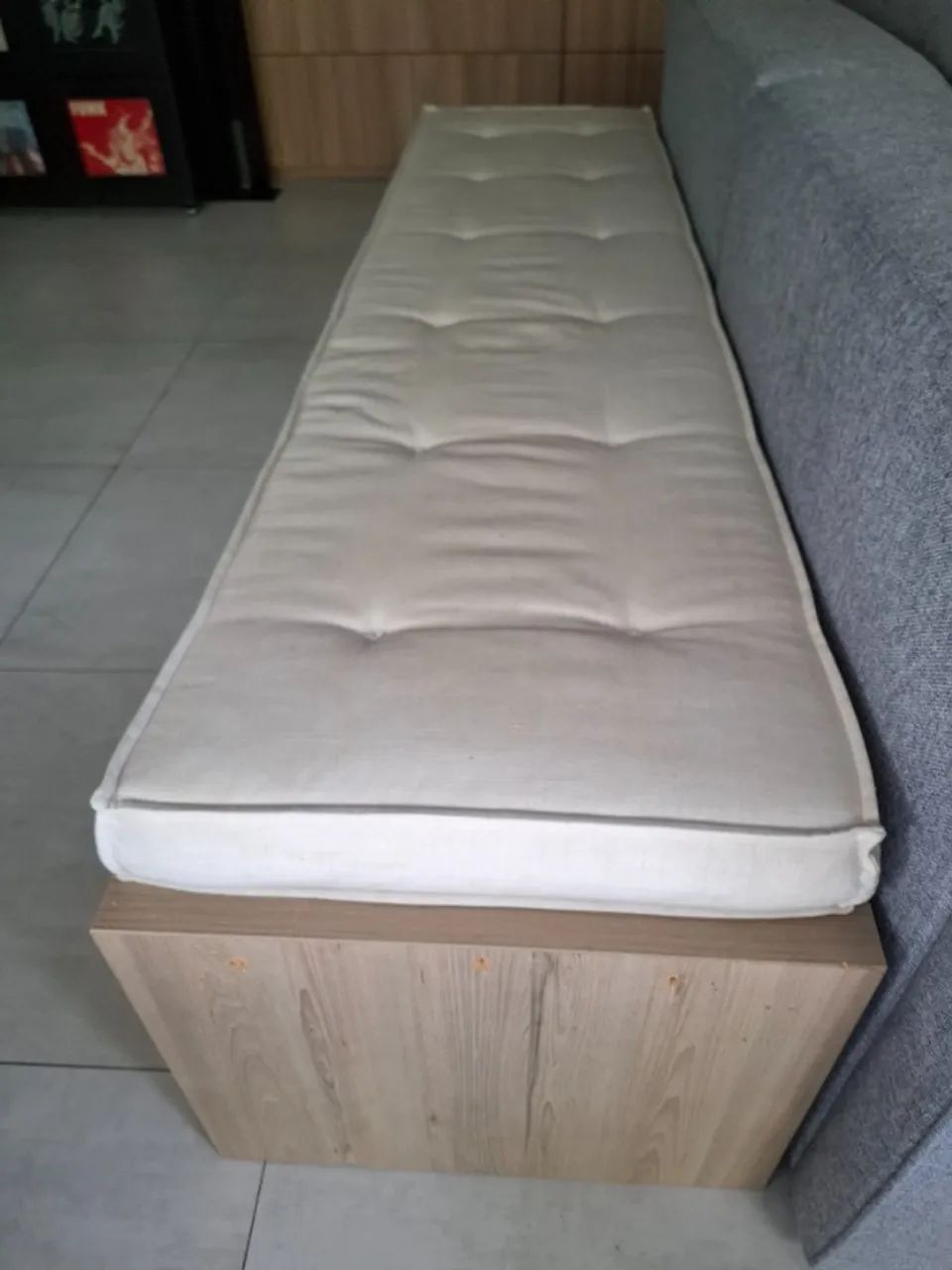 Banco gaveteiro de madeira com futon - Foto 5