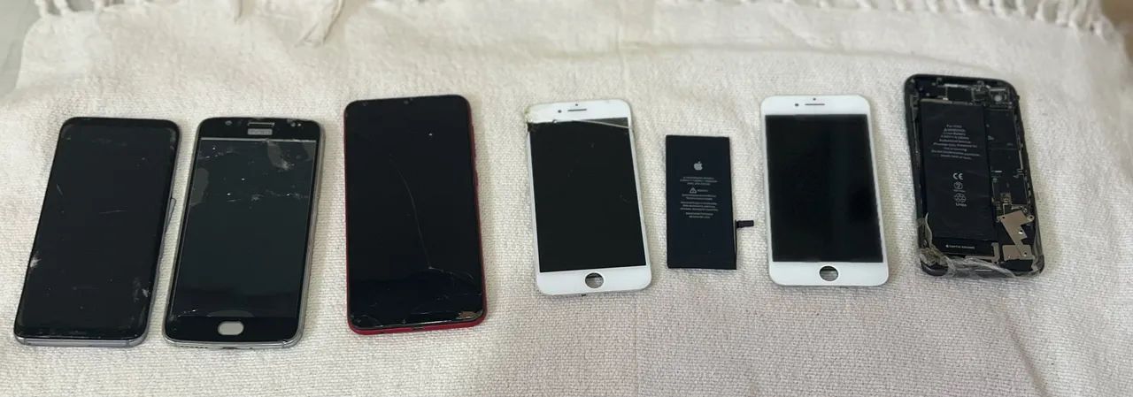 Lote de telefones + IPhone funcionando