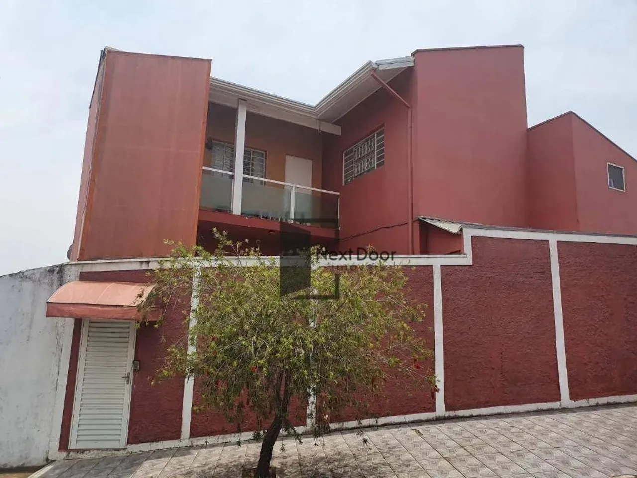 Sobrado para venda em Jardim Do Lago de 275.00m² com 6 Quartos, 3 Suites e 4 Garagens