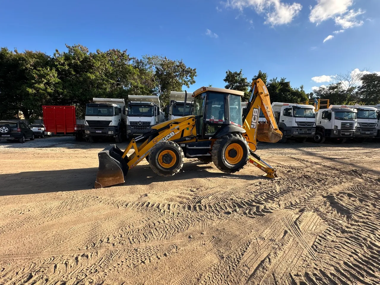 Retroescavadeira JCB 3C 2013 4X4