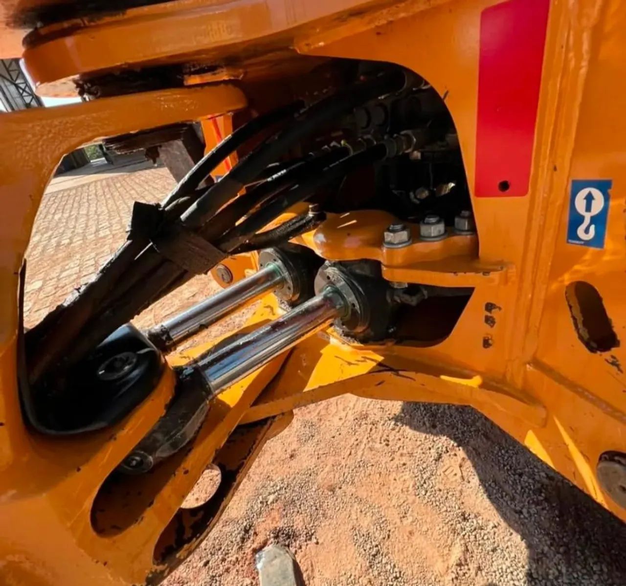 Retroescavadeira CASE 580N 2020 - Foto 5